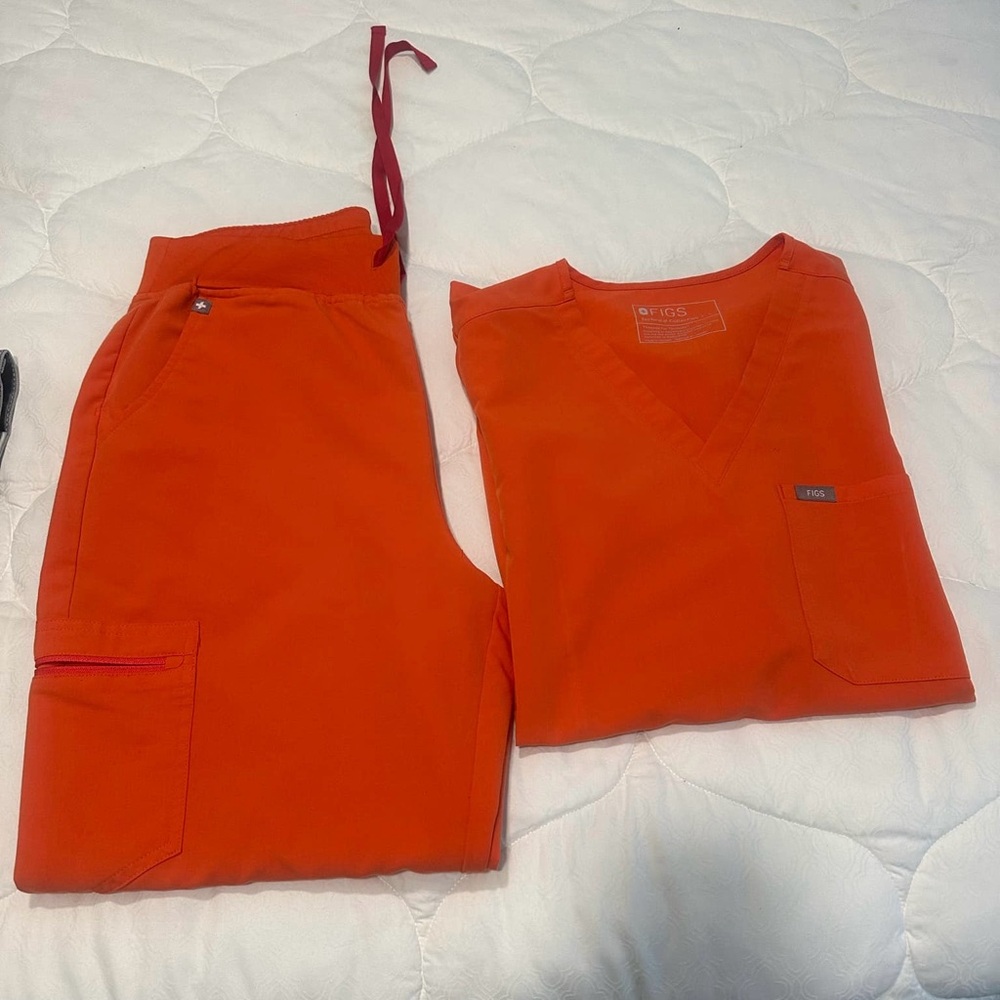 FIGS Orange Scrub Set